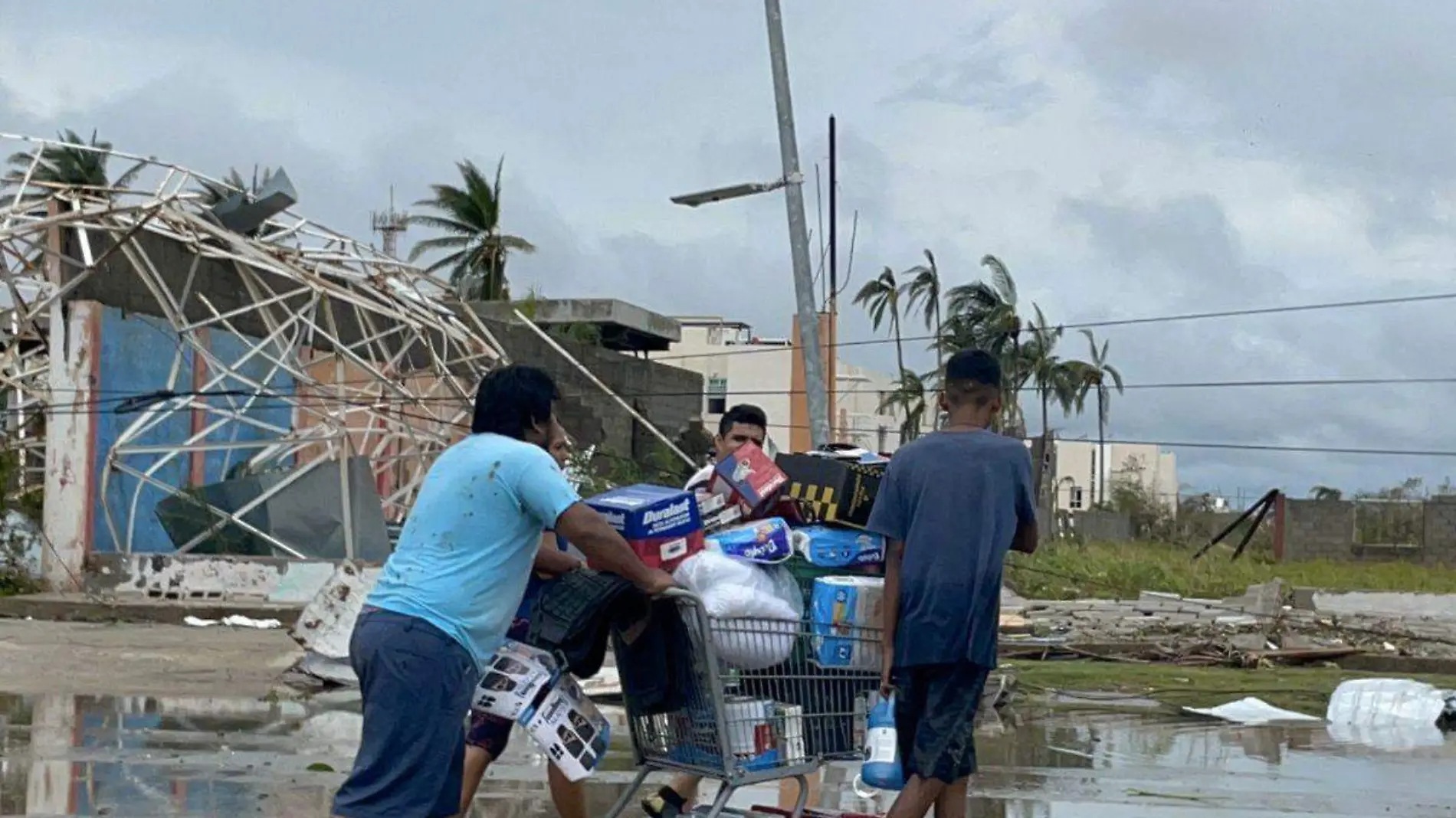 Gobierno del estado organiza ayuda humanitaria para damnificados en Acapulco